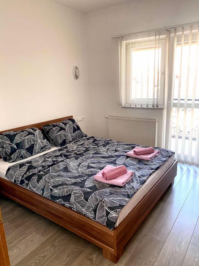 Big Apartment 3 Bedrooms Bihać Exterior foto